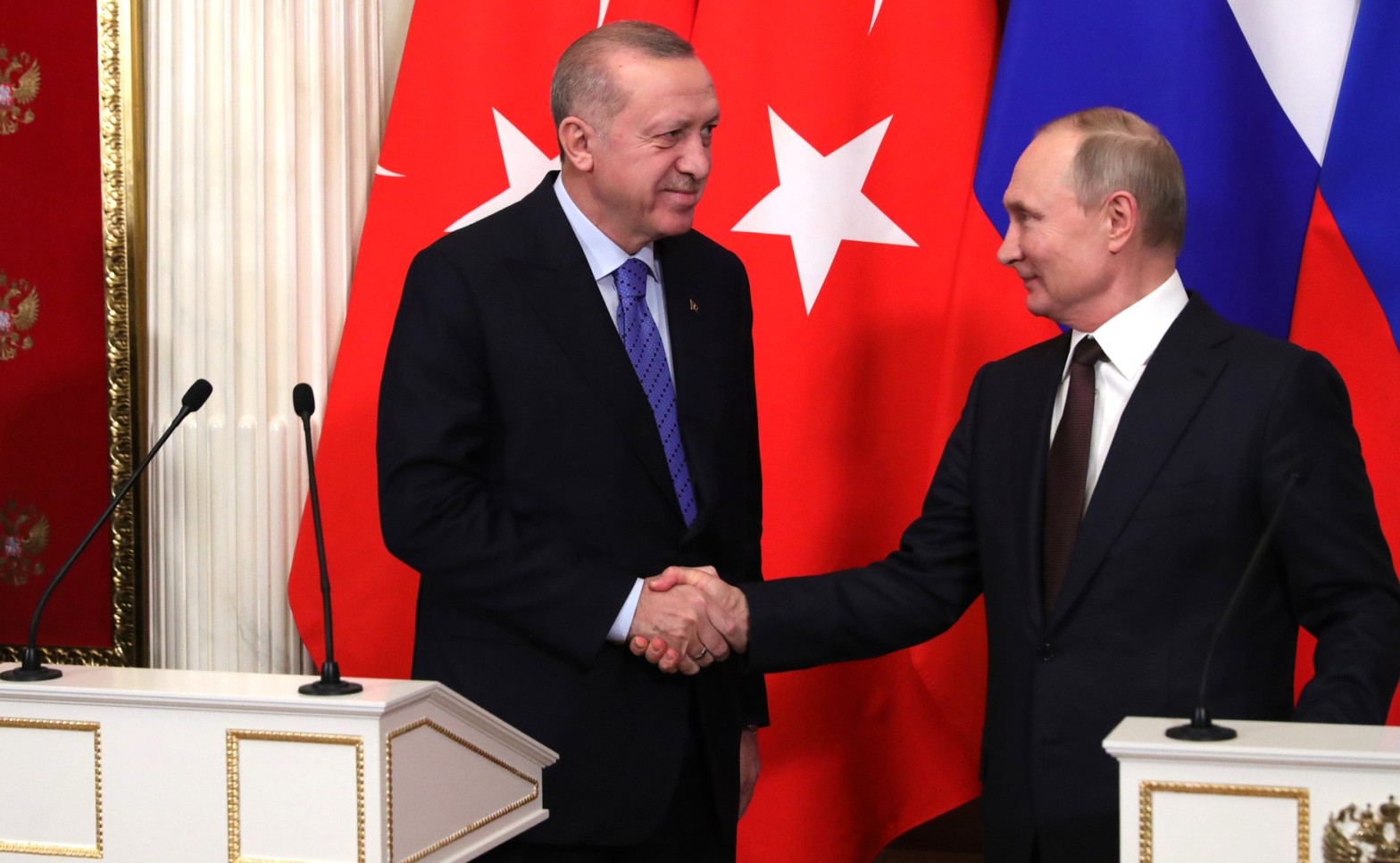 Source: https://commons.wikimedia.org/wiki/File:Vladimir_Putin_and_Recep_Tayyip_Erdogan_(2020-03-05)_04.jpg