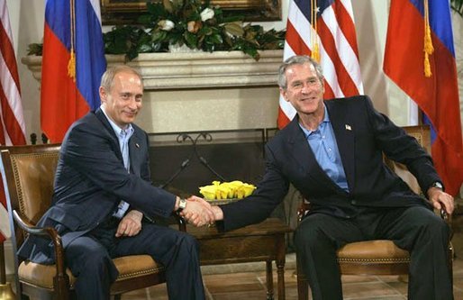 Digital: GWB: 1500-1740: Bilateral meeting with the Prime Minister of Canada, Russia, and Germany/Source: https://georgewbush-whitehouse.archives.gov/news/releases/2004/06/images/20040608-27_p41353-46-515h.html